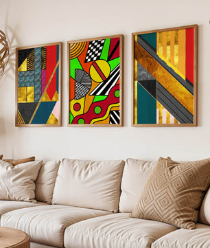 Composition d'art abstrait avec des éléments géométriques et dorés