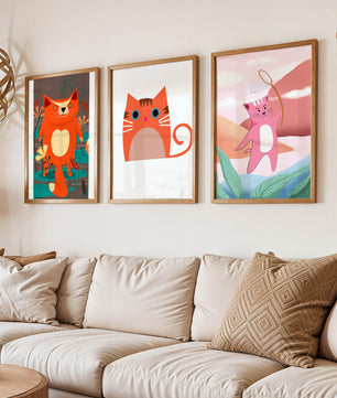 Triptyque d’illustrations de chats dans des designs modernes