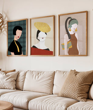 Trio de portraits modernes avec lignes douces et chapeaux exubérants