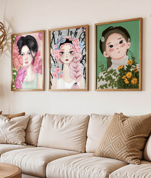 Illustrations de femmes avec des fleurs sur fond clair