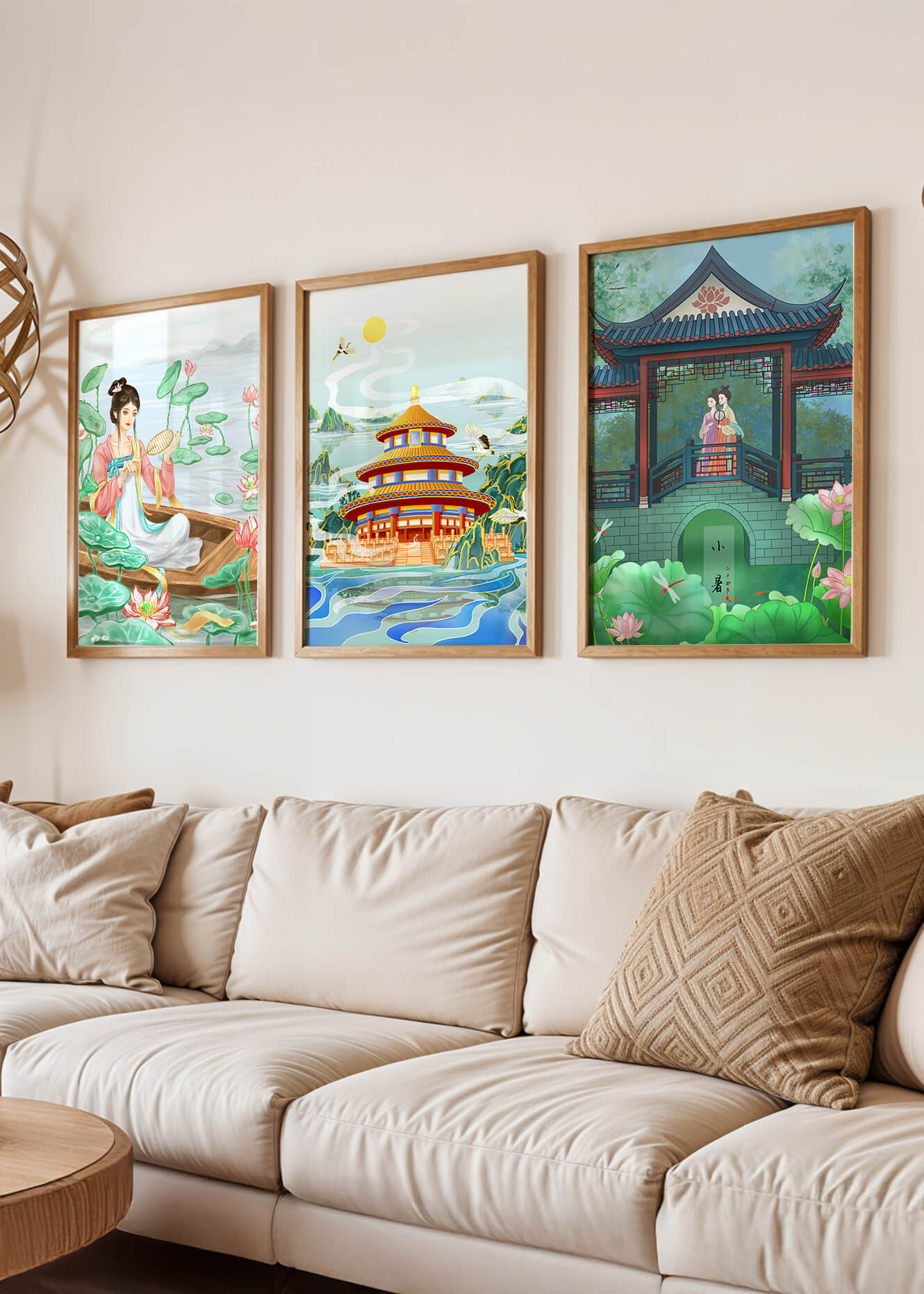 Triptyque d'illustrations orientales dans des intérieurs modernes