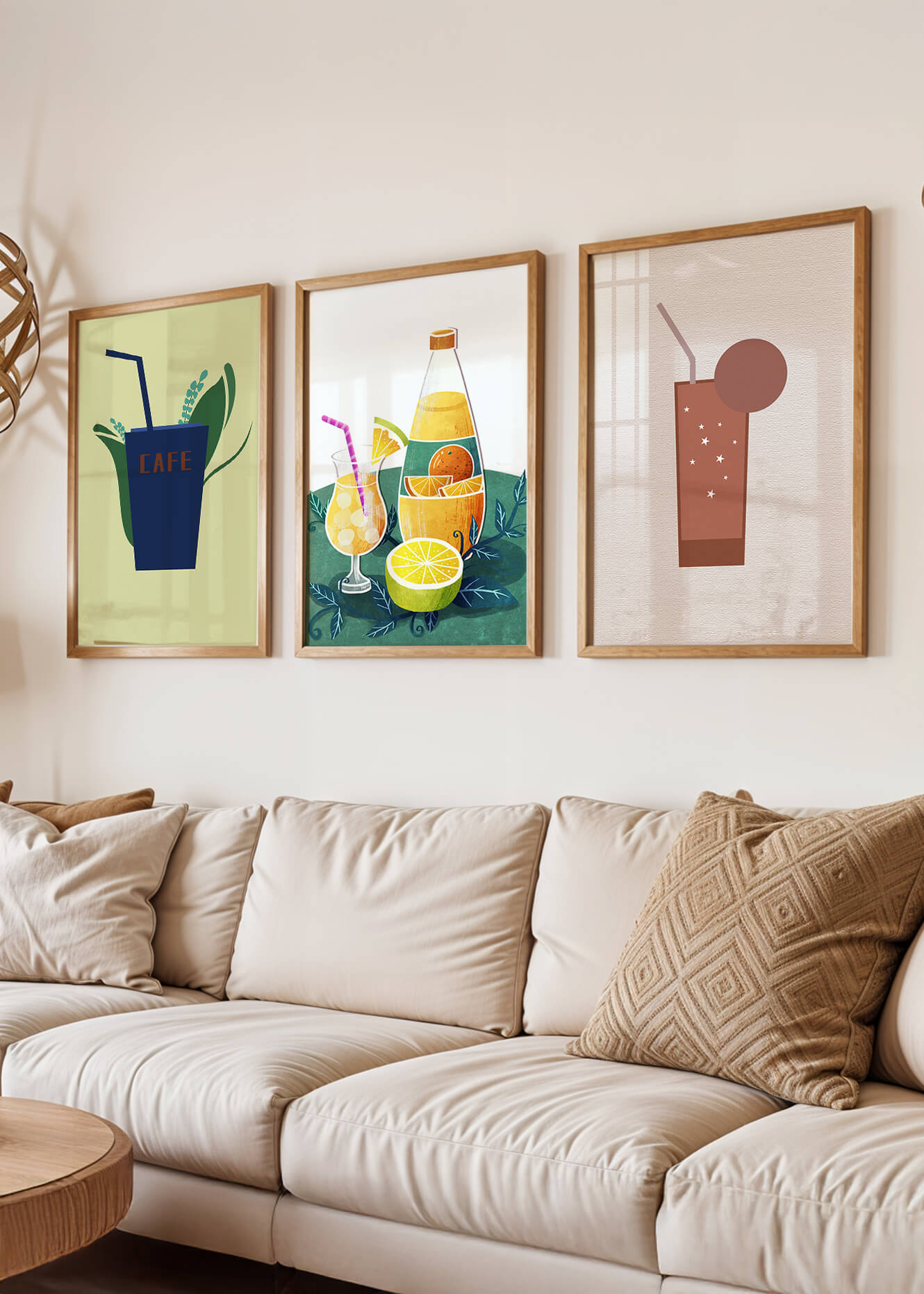 Imágenes Minimalistas de Bebidas Exhibidas en Interiores