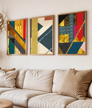 Conjunto de Tres Lienzos Abstractos Geométricos en Colores Vivos y Elementos Dorados