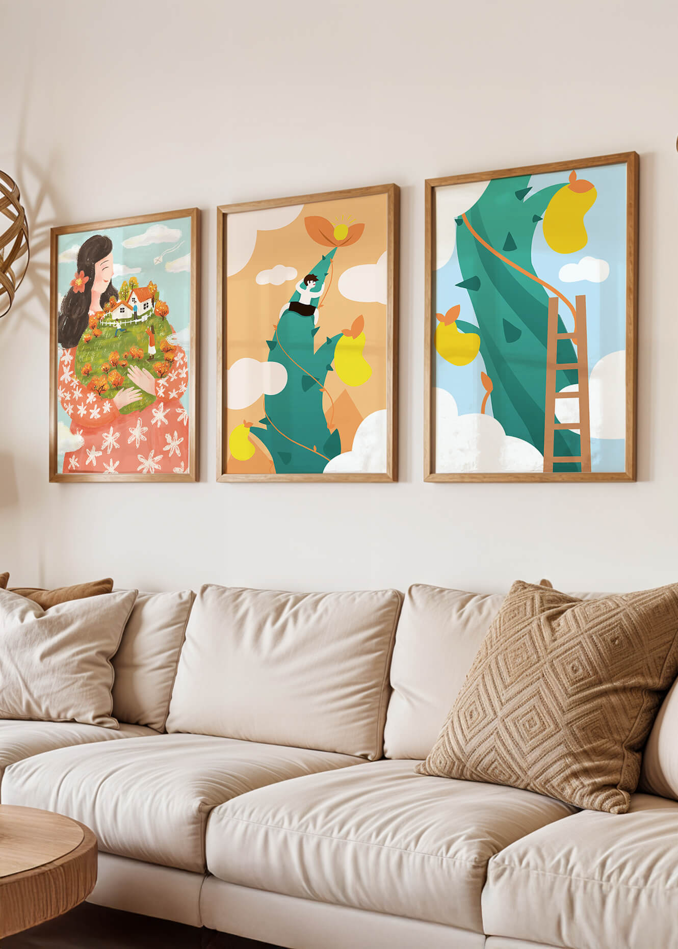Ensemble de trois tableaux avec des illustrations colorées