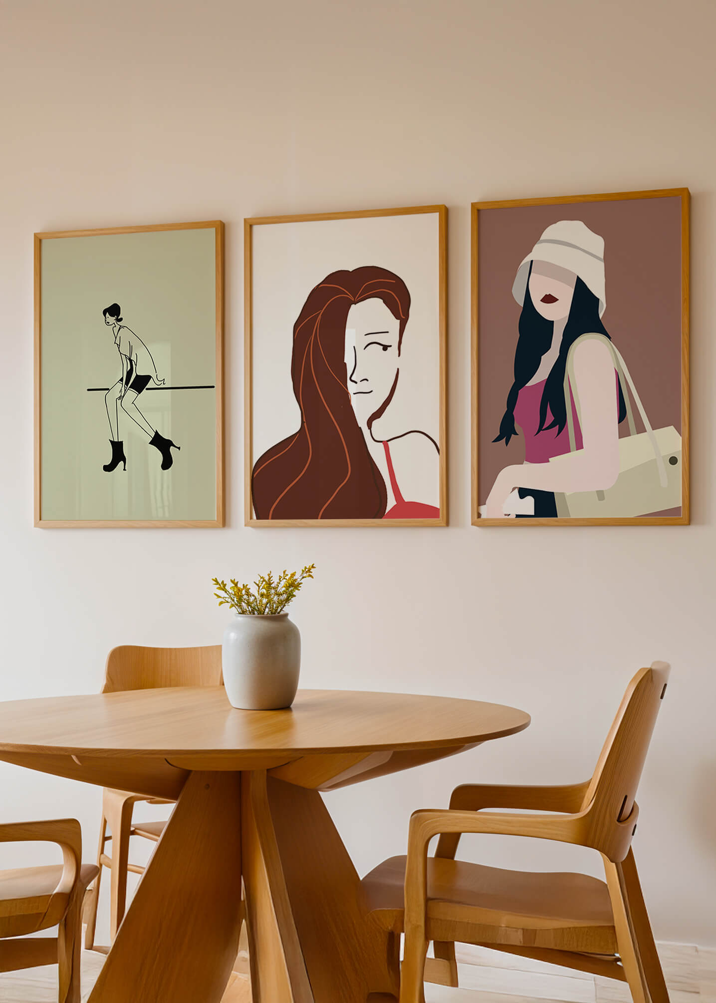 Images minimalistes de figures féminines dans des cadres en bois