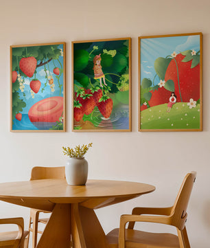 Ensemble d’illustrations de fraise avec une fillette dans un environnement naturel