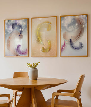 Art abstrait avec des plumes dans des tons pastel