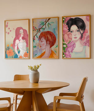Peintures modernes de femmes avec fleurs en décoration intérieure