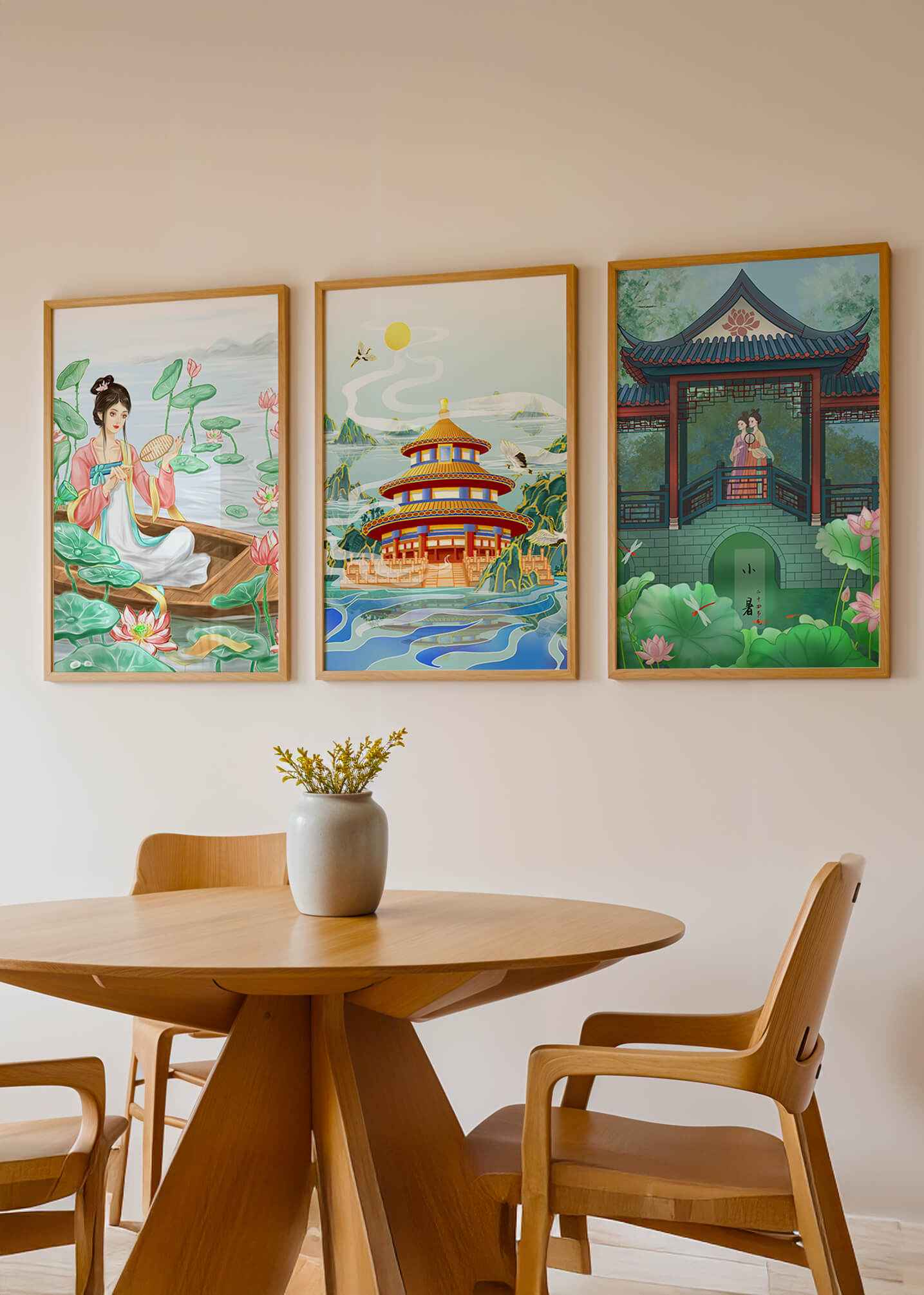Triptyque d'illustrations orientales dans des intérieurs modernes