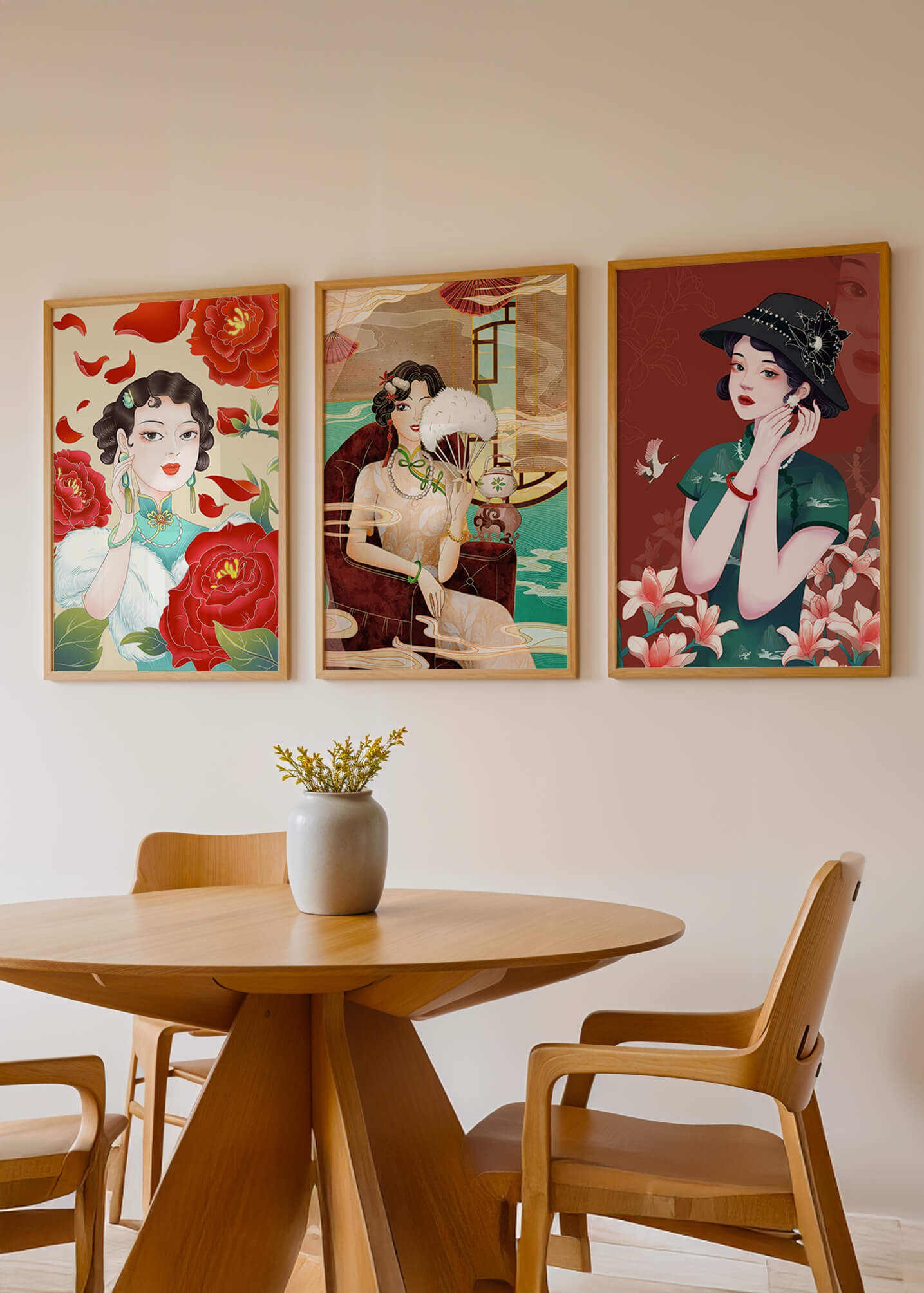 Tríptico de Arte de Mujeres en Colores Vibrantes