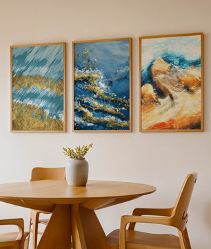 Ensemble de tableaux abstraits avec textures dorées au style moderne