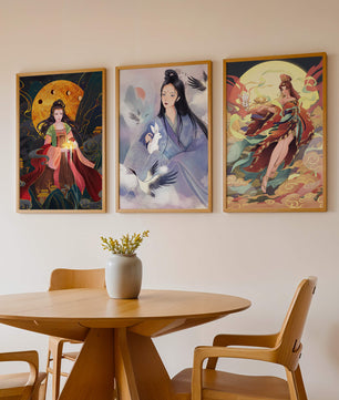 Triptyque d'art asiatique de style anime exposé sur un mur