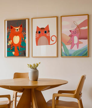 Triptyque d’illustrations de chats dans des designs modernes
