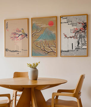 Tríptico Estilo Japonés con Pájaro, Paisaje de Montañas y Árbol en Flor
