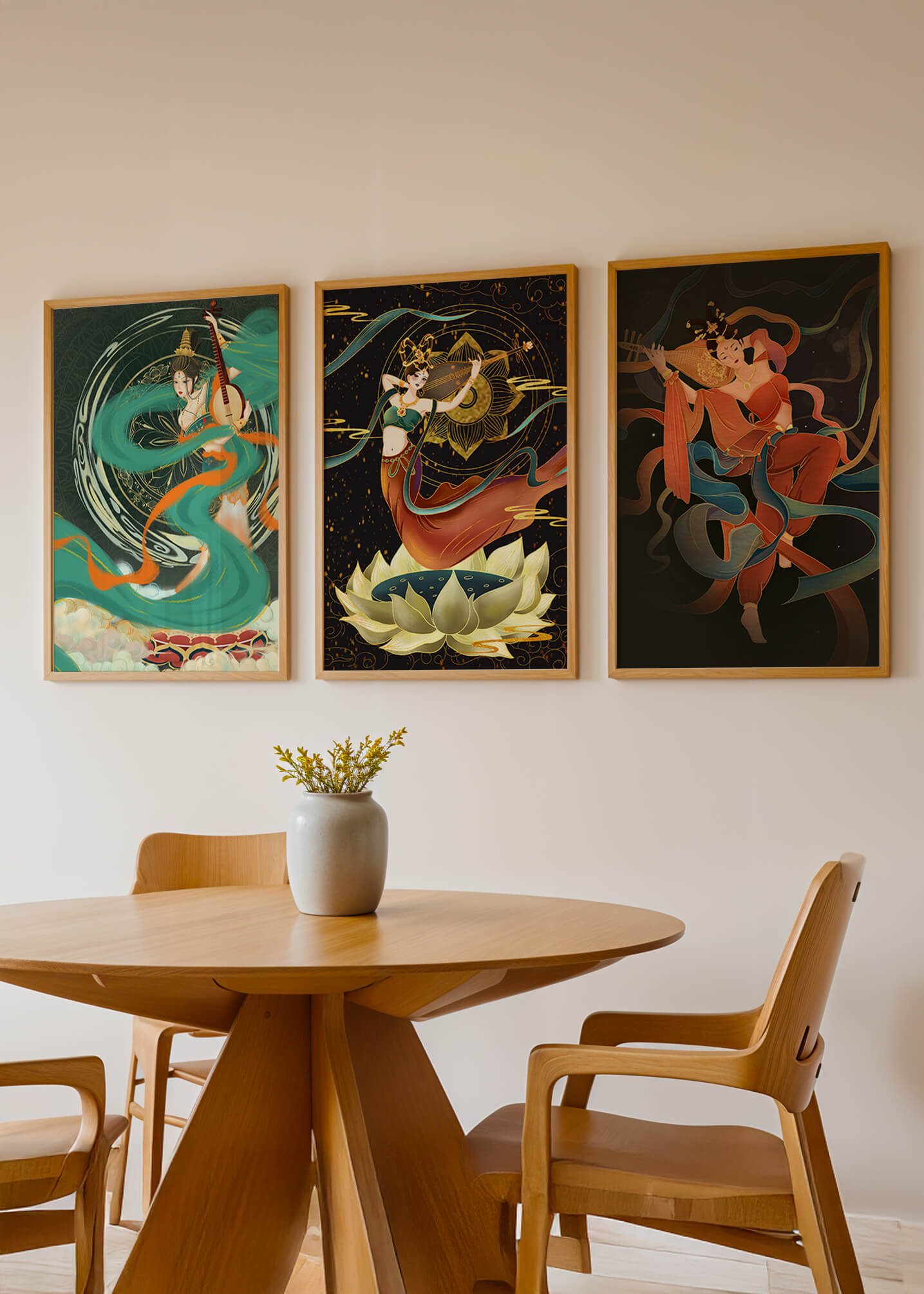 Ensemble d’affiches de style asiatique avec motifs floraux et dorés
