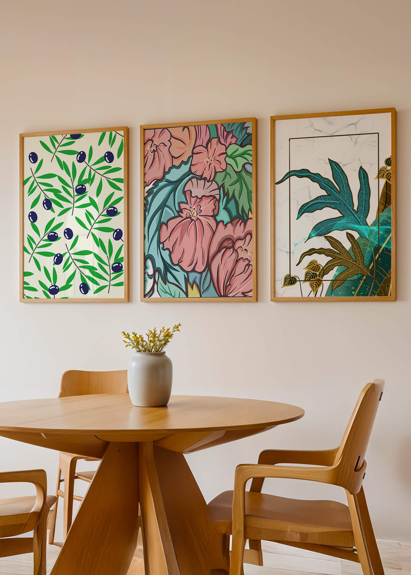 Impressions florales et tropicales sans cadre dans un salon moderne