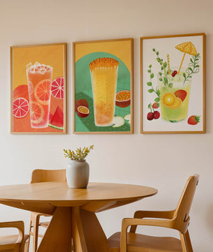 Set moderner tropischer Getränke-Kunstwerke im illustrativen Stil