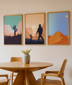 Ensemble d'impressions artistiques de paysages désertiques avec des silhouettes et des cactus