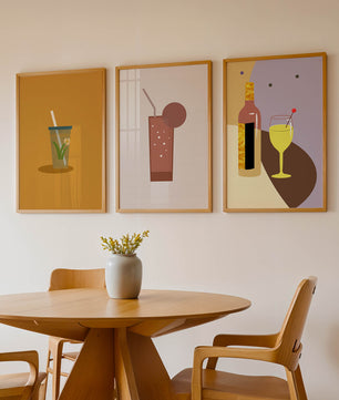 Illustrations minimalistes de boissons dans des cadres en bois