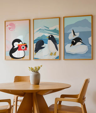 Affiche de pingouins sur plancher en bois