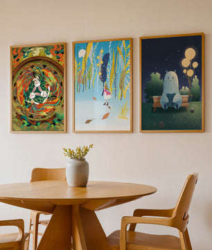Ensemble de trois œuvres d'art murales avec des éléments dorés