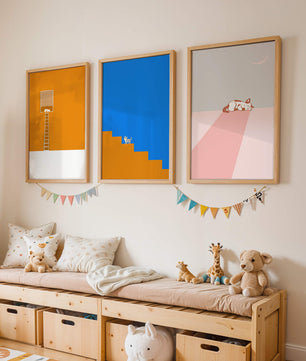 Ensemble de trois tableaux avec des figures géométriques et un chat