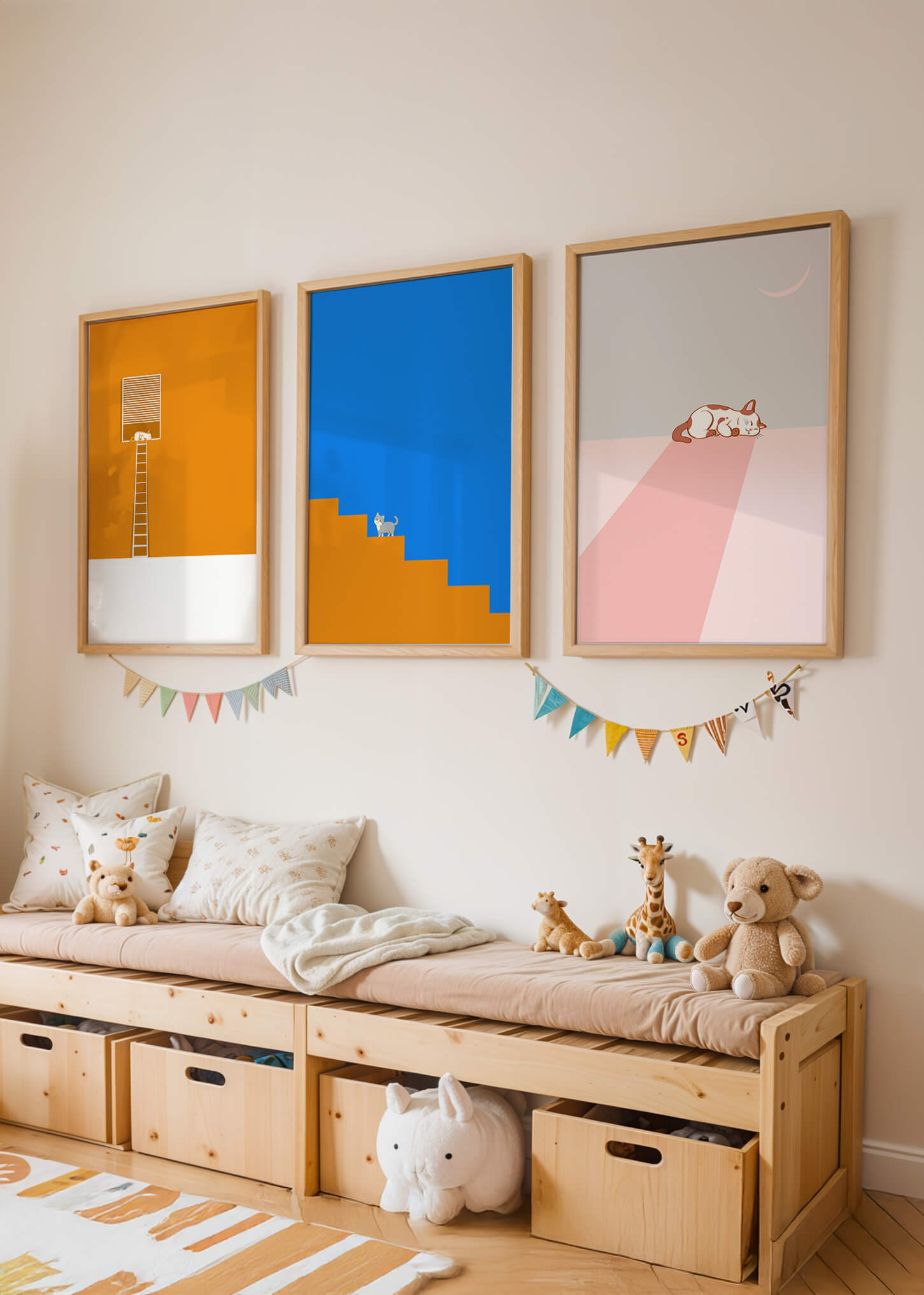 Ensemble de trois tableaux avec des figures géométriques et un chat