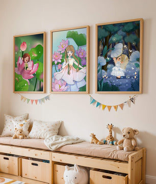 Triptyque enfantin d'art fantastique avec des filles parmi les fleurs