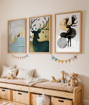 Ensemble de tableaux de cerfs avec des détails dorés