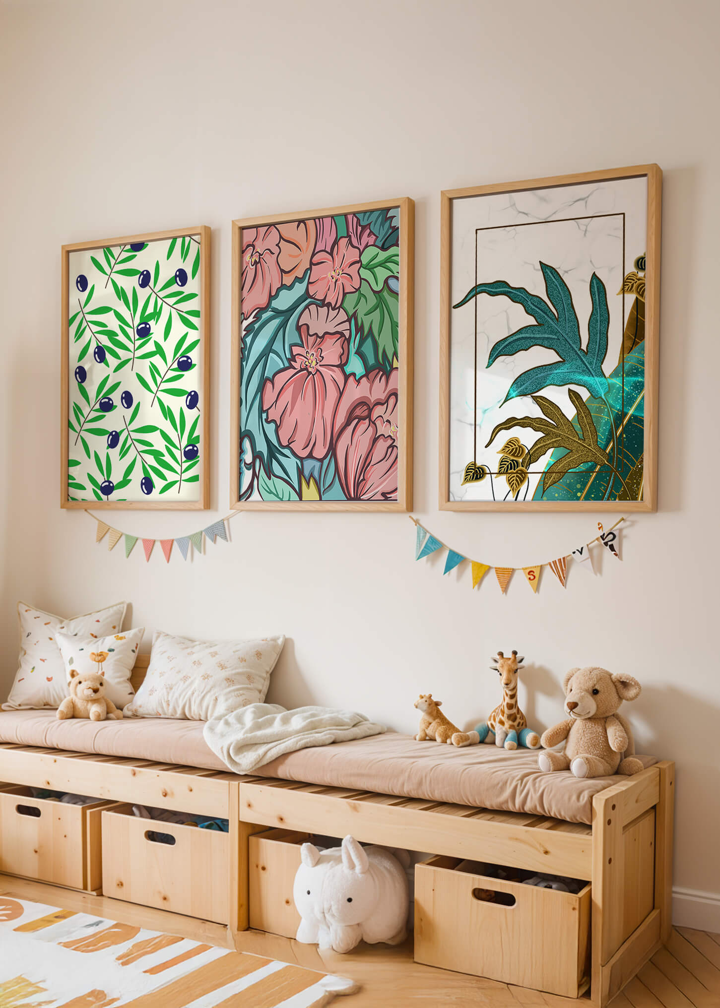 Impressions florales et tropicales sans cadre dans un salon moderne