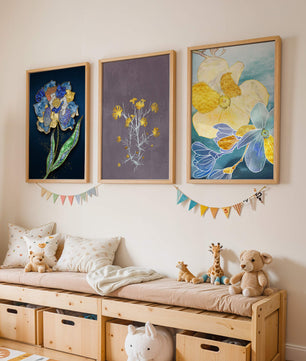 Art floral moderne avec des motifs de fleurs et des éléments dorés