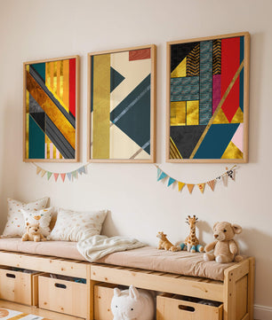 Conjunto de Tres Lienzos Abstractos Geométricos en Colores Vivos y Elementos Dorados