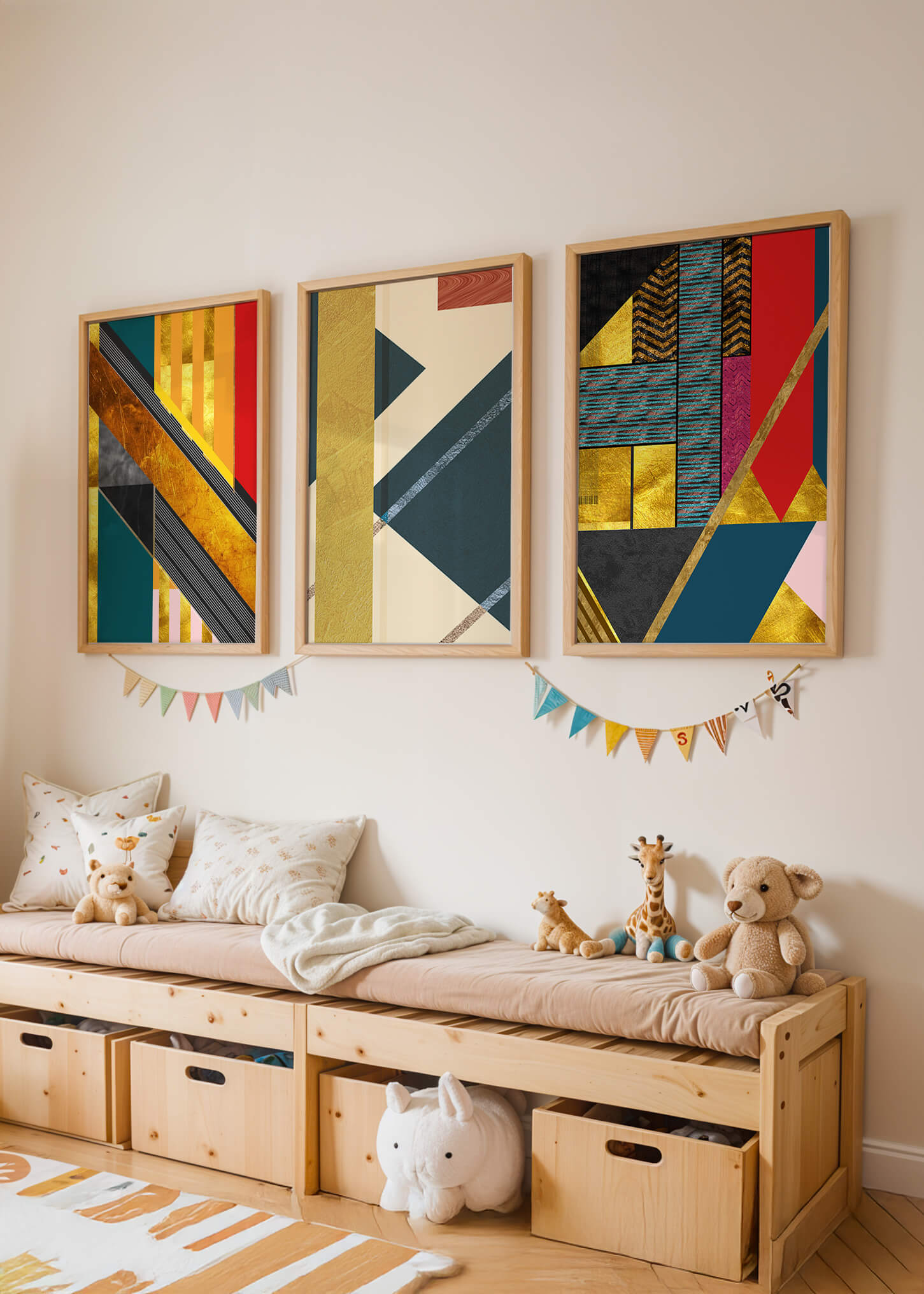 Conjunto de Tres Lienzos Abstractos Geométricos en Colores Vivos y Elementos Dorados