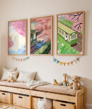 Ensemble de trois tableaux avec des paysages de cerisiers et des trains
