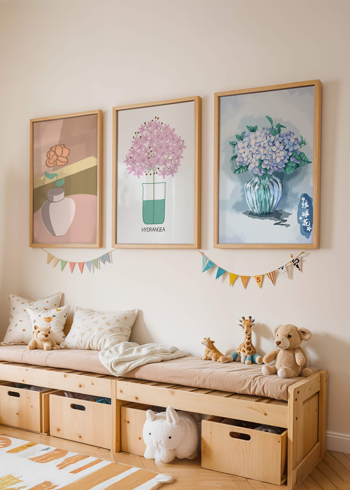 Conjunto De Impresiones Artísticas Con Flores En Marcos De Madera