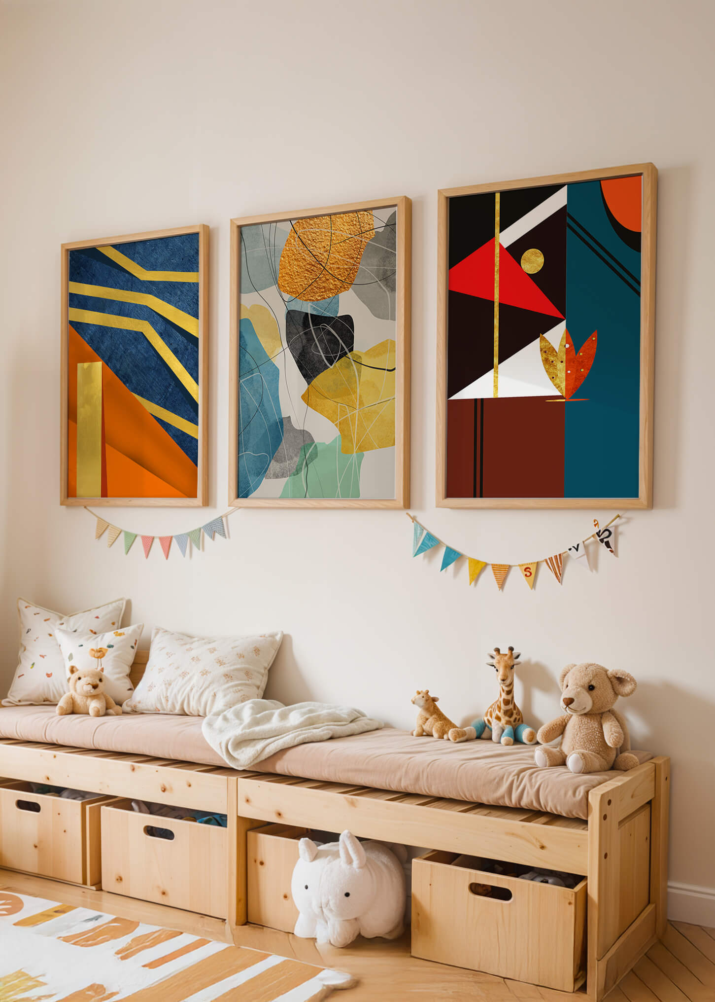 Conjunto De Tres Obras De Arte Geométrico Con Elementos Dorados Y Colores Vivos