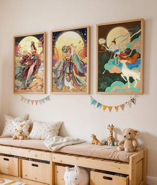 Ostasiatische Dekorative Kunst mit goldenen Elementen in einem Dreierset
