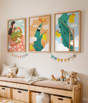 Ensemble de trois tableaux avec des illustrations colorées