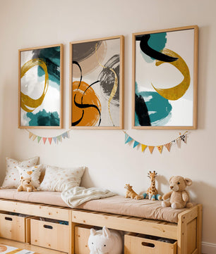 Art abstrait sur toiles avec des détails dorés