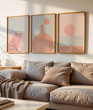 Triptyque minimaliste avec chats et ballon en ton rose