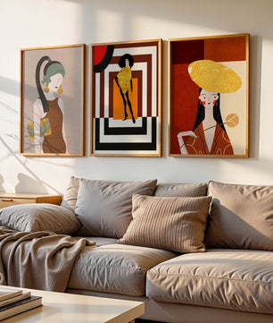 Conjunto De Ilustraciones Modernas Con Elementos Dorados En Pared Sin Marco