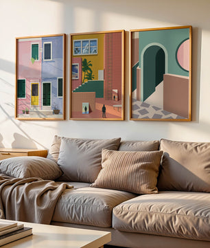 Ensemble de tableaux modernes avec architecture colorée