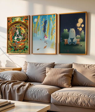 Ensemble de trois œuvres d'art murales avec des éléments dorés