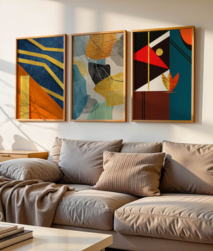 Conjunto De Tres Obras De Arte Geométrico Con Elementos Dorados Y Colores Vivos