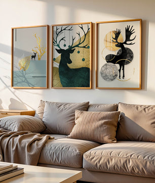 Ensemble de tableaux de cerfs avec des détails dorés