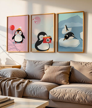 Ensemble de trois dessins de pingouins au style ludique et aux couleurs pastel