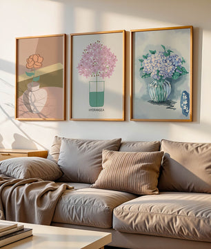 Conjunto De Impresiones Artísticas Con Flores En Marcos De Madera