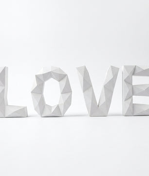 Giant LOVE 3D Papercraft Kit – 50cm Large BIG Geometric Sculpture for Home & Events (Uncut Paper in Tube) - Mi tienda