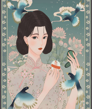 Mujer elegante en kimono floral rodeada de pájaros y flores de loto